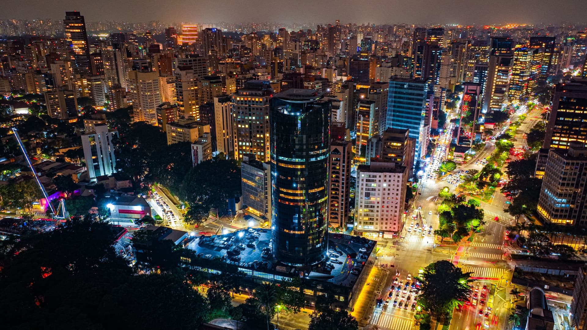 Vista aérea de São Paulo à noite